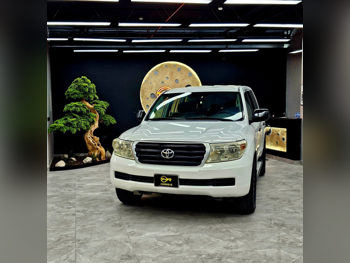 Toyota  Land Cruiser  G  2009  Manual  300,000 Km  6 Cylinder  Four Wheel Drive (4WD)  SUV  White