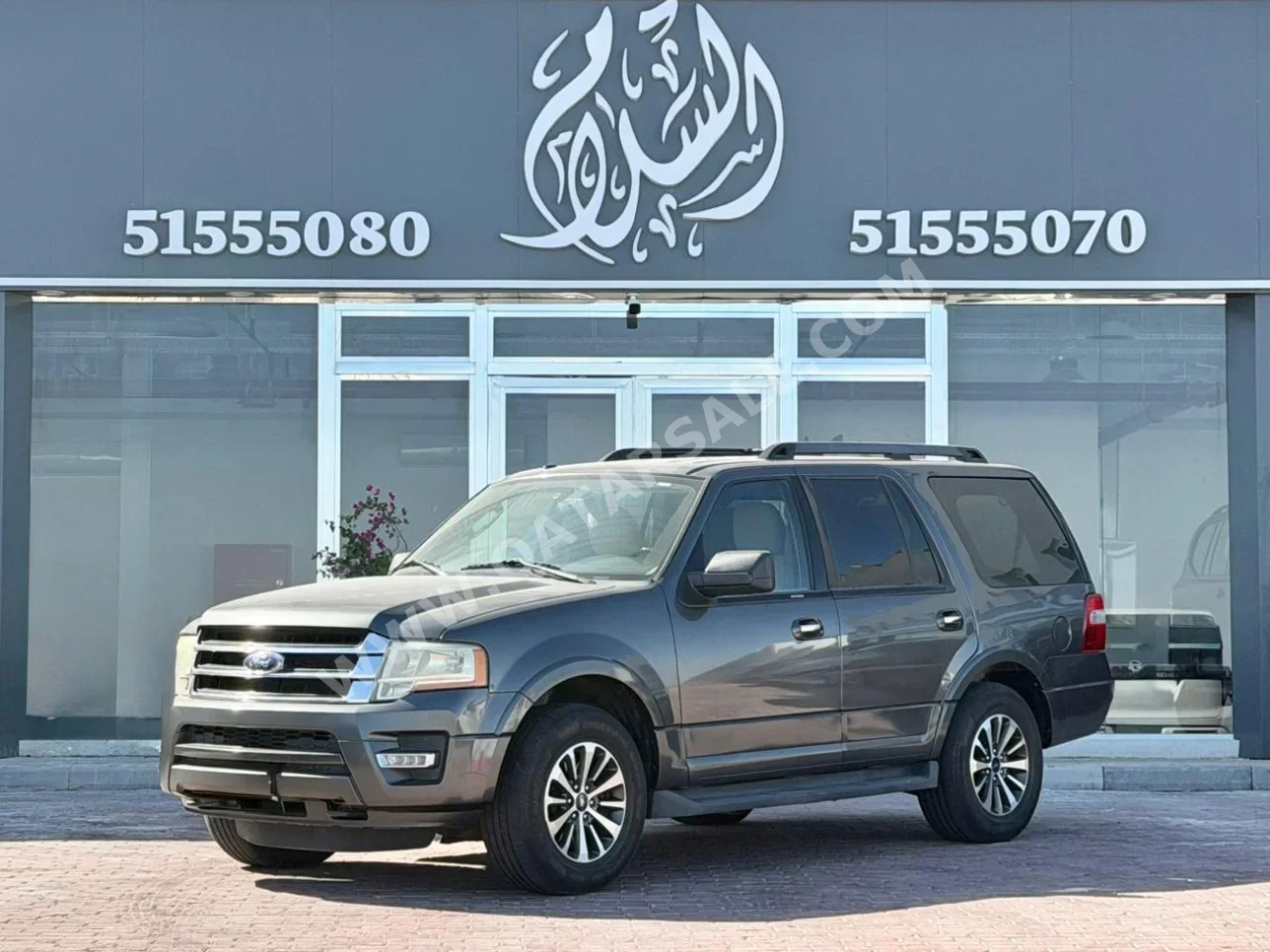 Ford  Expedition  2015  Automatic  101,000 Km  8 Cylinder  Four Wheel Drive (4WD)  SUV  Gray