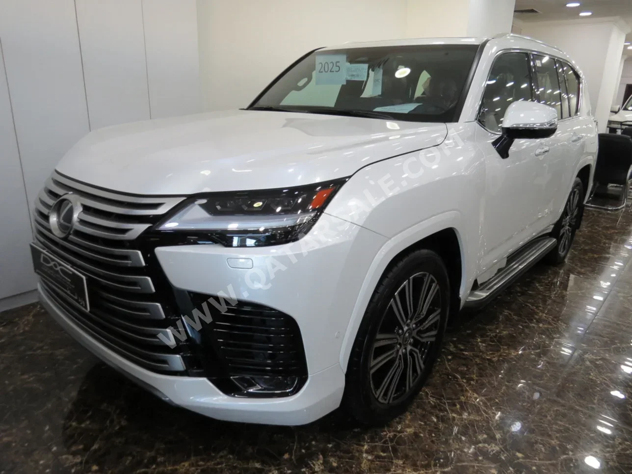 لكزس ال اكس 700 اتش 2025 اوتوماتيك 300 كم 6 سلندر دفع رباعي اس يو في أبيض تحت الضمان