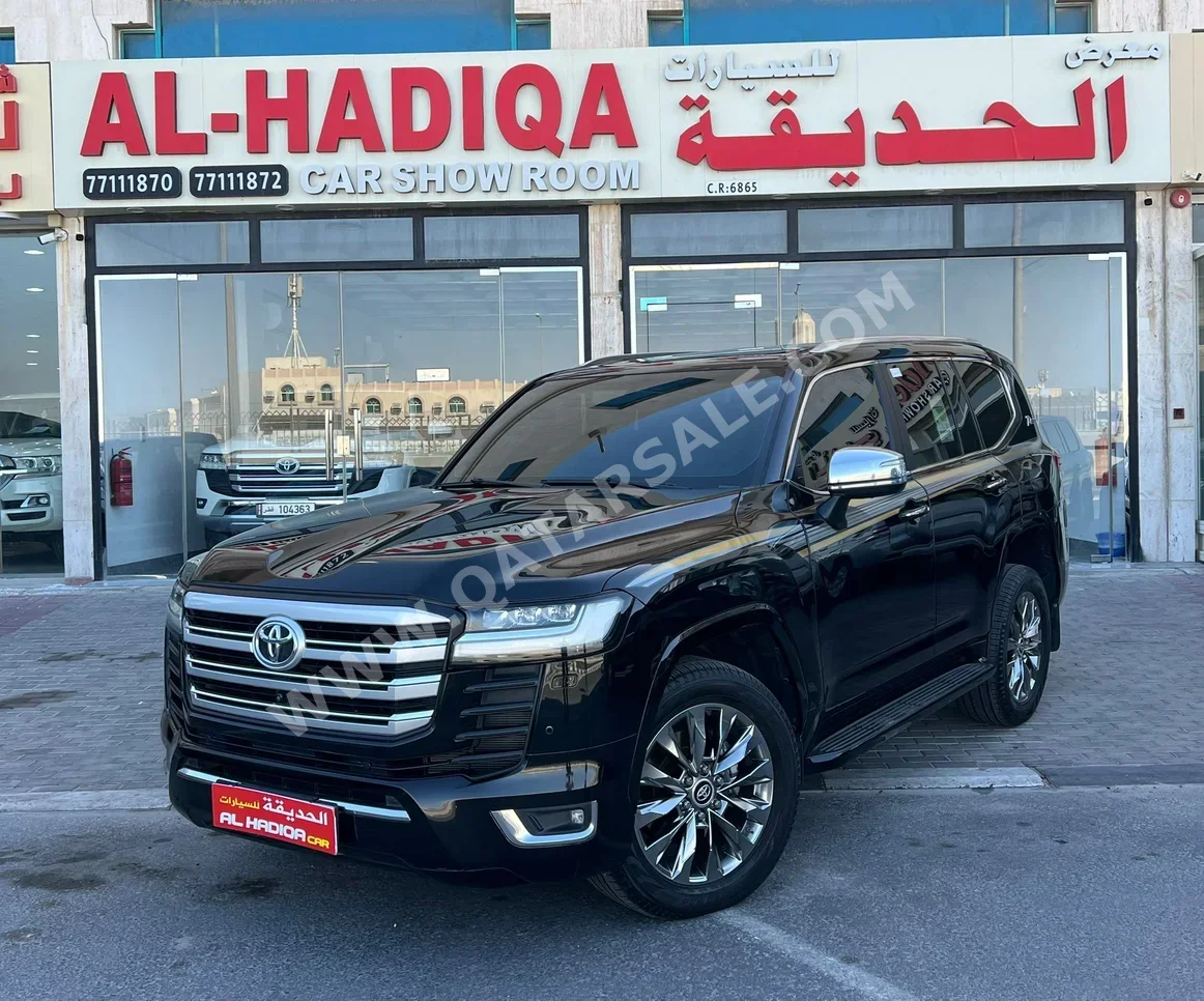 تويوتا  لاند كروزر  في اكس توين توربو  2022  اوتوماتيك  62,000 كم  6 سلندر  دفع رباعي  اس يو في  أسود