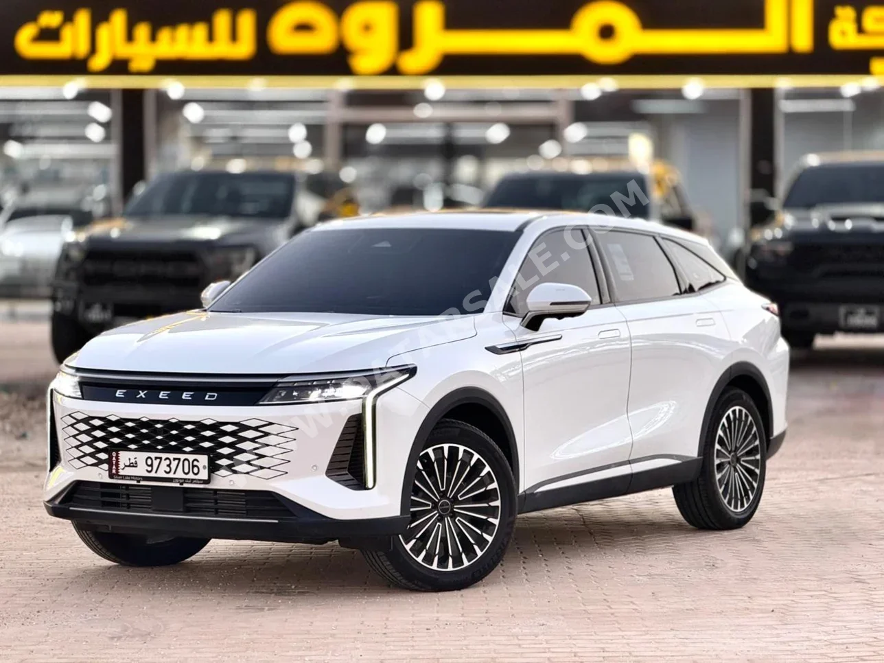 إكسيد  ار اكس  2025  اوتوماتيك  400 كم  4 سلندر  دفع رباعي  اس يو في  أبيض  تحت الضمان