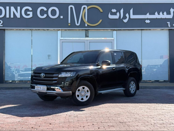 تويوتا  لاند كروزر  جي اكس  2024  اوتوماتيك  44,000 كم  6 سلندر  دفع رباعي  اس يو في  أسود  تحت الضمان