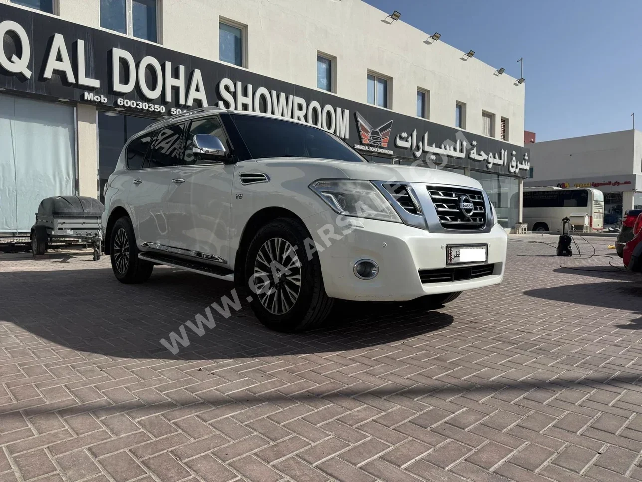 Nissan  Patrol  Platinum  2015  Automatic  270,000 Km  8 Cylinder  Four Wheel Drive (4WD)  SUV  White