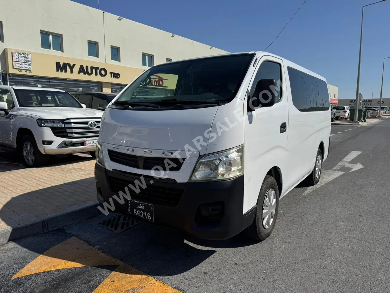 فوسو كانتر 2016 اوتوماتيك 235,000 كم 4 سلندر دفع خلفي فان \ باص أبيض