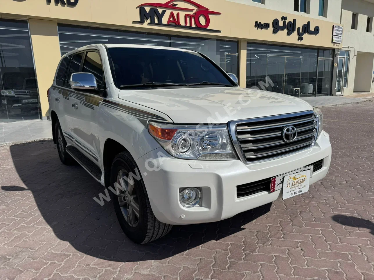 Toyota  Land Cruiser  GXR  2015  Automatic  347,000 Km  8 Cylinder  Four Wheel Drive (4WD)  SUV  White