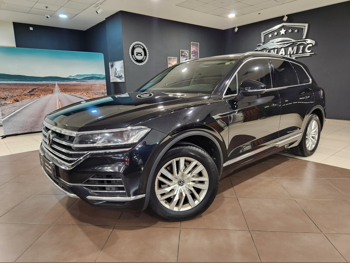 فوكس واغن  طوارق  كومفورت لاين  2021  اوتوماتيك  210,000 كم  6 سلندر  دفع رباعي  اس يو في  أسود  تحت الضمان