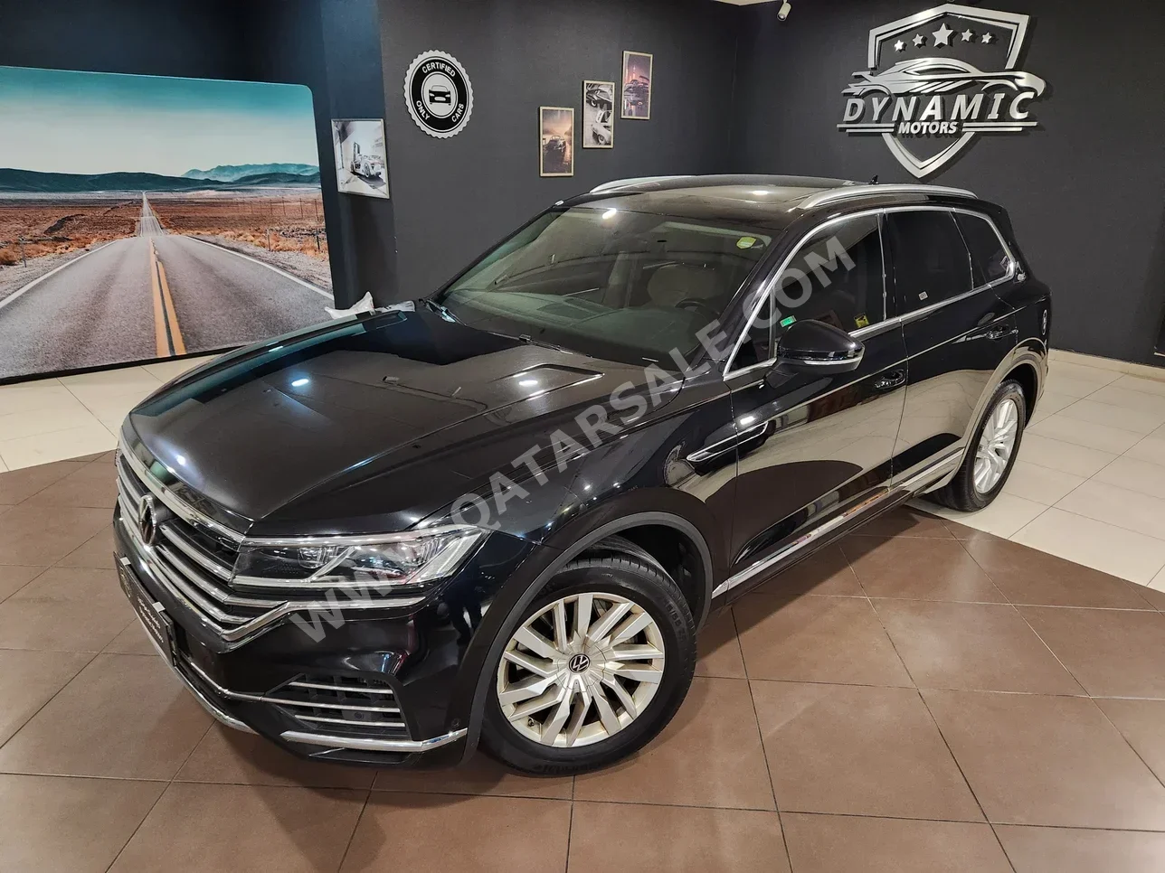 Volkswagen  Touareg  Comfort Line  2021  Automatic  210,000 Km  6 Cylinder  Four Wheel Drive (4WD)  SUV  Black  With Warranty