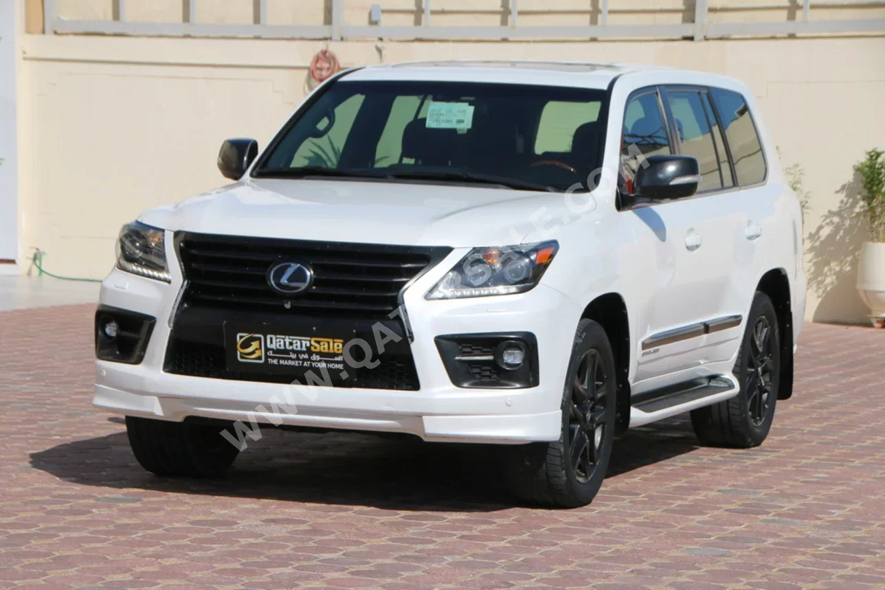 لكزس ال اكس 570 2015 اوتوماتيك 265,000 كم 8 سلندر دفع رباعي اس يو في أبيض