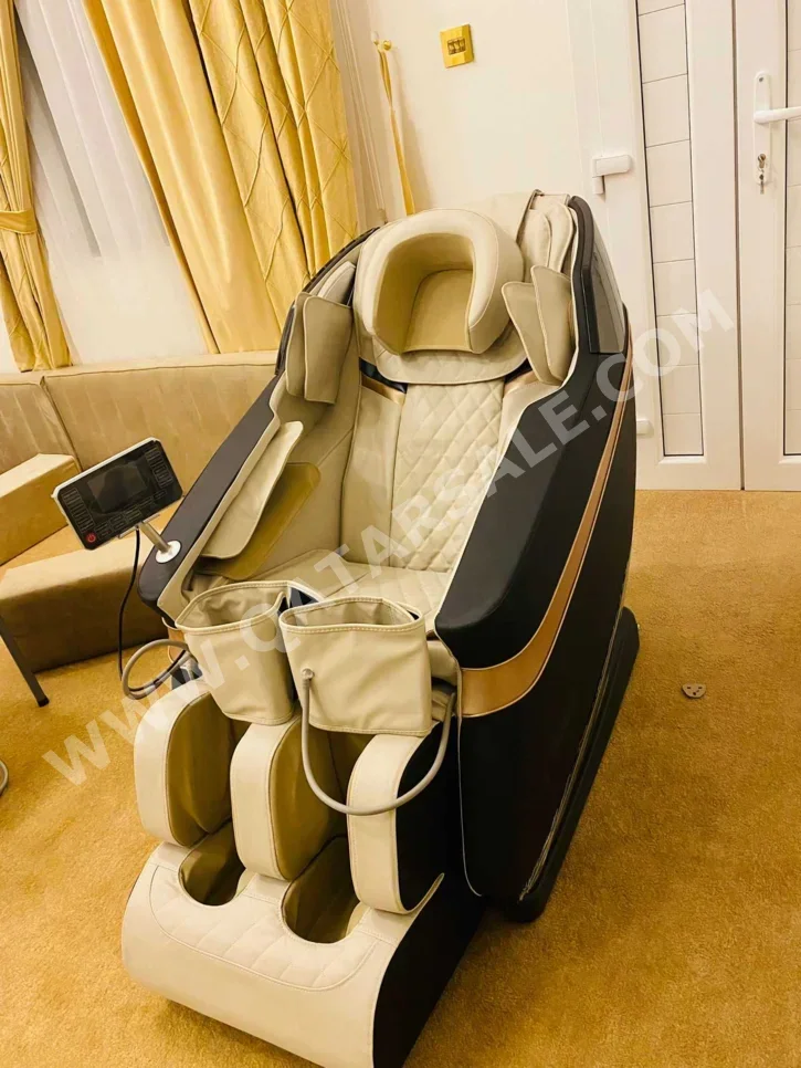 كرسي التدليك بيست مساج  أسود  الصين  كل الجسم  رباعي الأبعاد