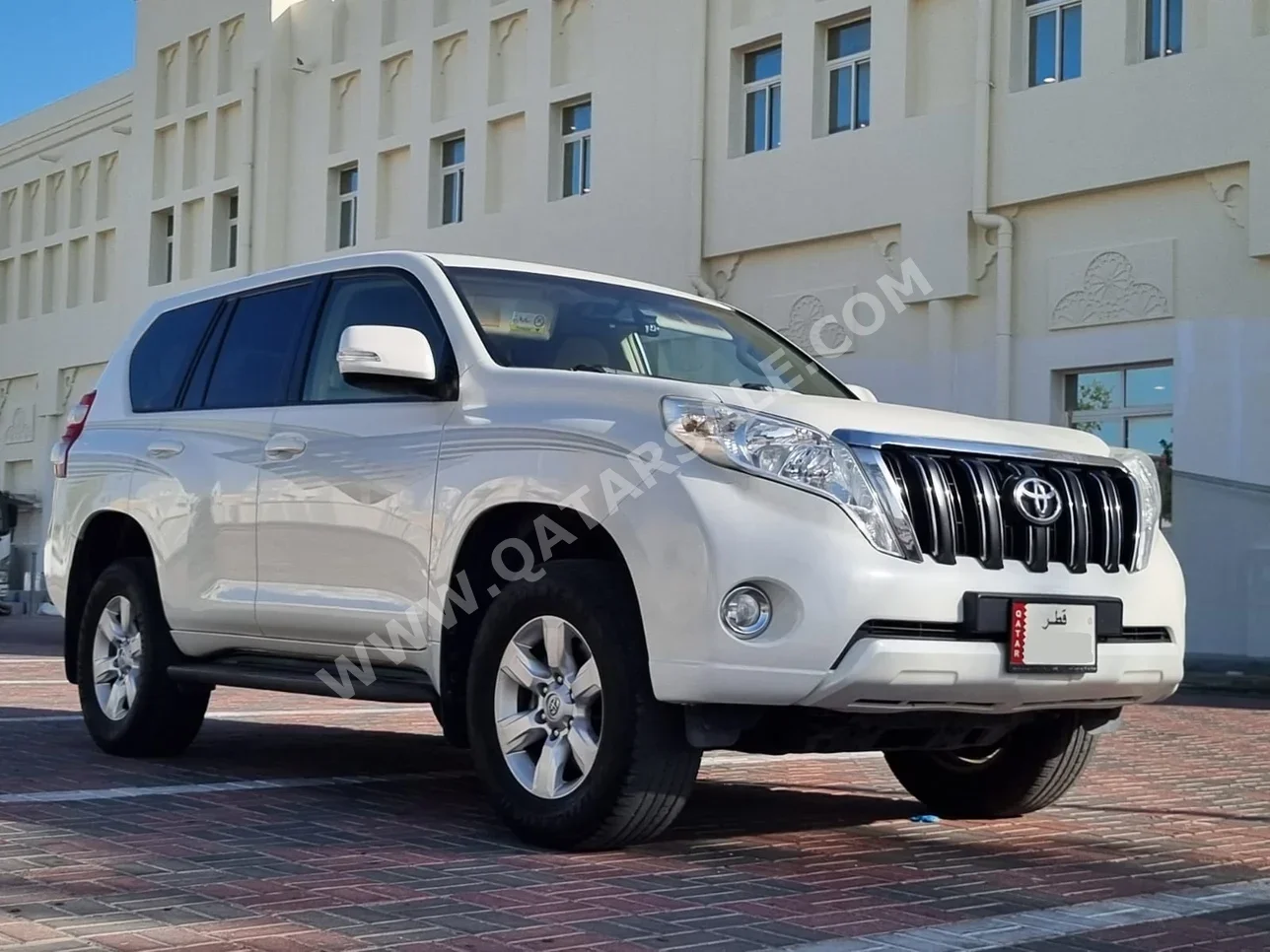 تويوتا  برادو  تي اكس ال  2015  اوتوماتيك  166,500 كم  6 سلندر  دفع رباعي  اس يو في  أبيض