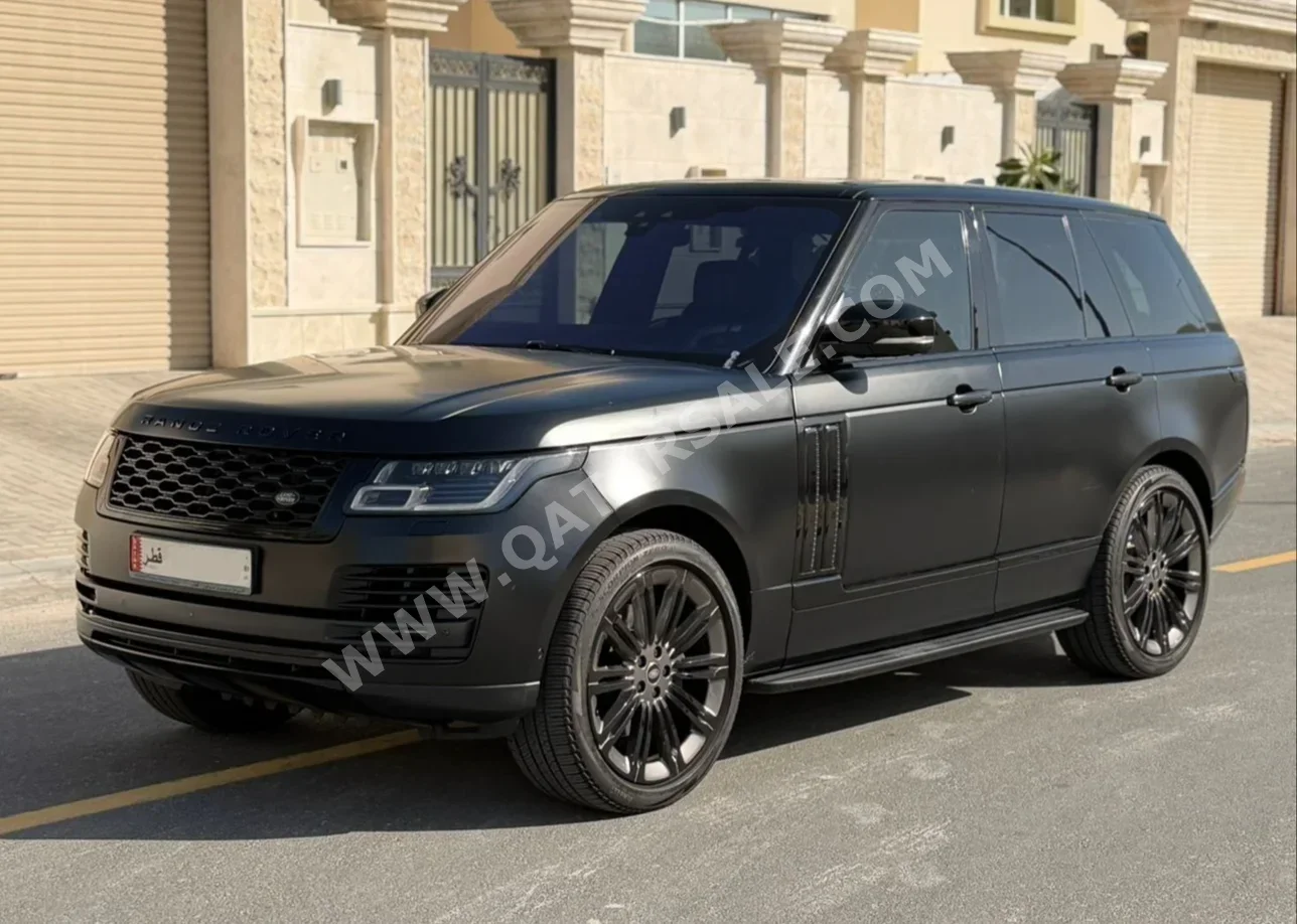 لاند روفر  رنج روفر  فوج اوتوبايوغرافي  2017  اوتوماتيك  176,000 كم  8 سلندر  دفع رباعي  اس يو في  أسود
