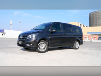 مرسيدس - بنز  فيتو  2022  اوتوماتيك  7,000 كم  4 سلندر  دفع خلفي  فان \ باص  أسود