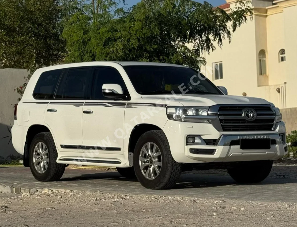 Toyota  Land Cruiser  GXR  2018  Automatic  226,000 Km  8 Cylinder  Four Wheel Drive (4WD)  SUV  White
