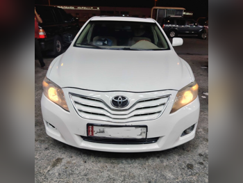 تويوتا  كامري  جي ال اكس  2011  اوتوماتيك  366,000 كم  4 سلندر  سيدان  أبيض