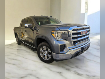 GMC  Sierra  SLE  2021  Automatic  88,000 Km  8 Cylinder  Four Wheel Drive (4WD)  Pick Up  Gray