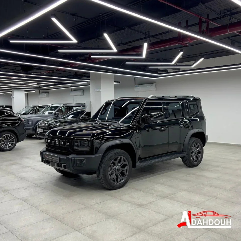 Jetour  T2  Luxury  2025  Automatic  22,000 Km  4 Cylinder  Four Wheel Drive (4WD)  SUV  Black  With Warranty