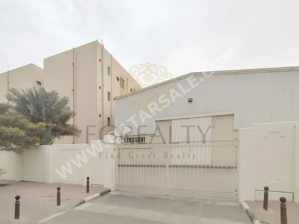 Warehouses & Stores - Al Rayyan  - Industrial Area  -Area Size: 6000 Square Meter
