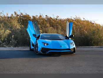 لمبرجيني  أفانتادور  ال بي 750 اس في  2013  اوتوماتيك  59,000 كم  12 سلندر  دفع رباعي  كوبيه \ سبورت  ازرق