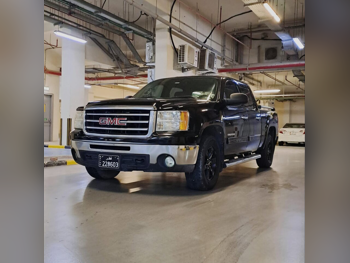 GMC  Sierra  1500  2012  Automatic  214,675 Km  8 Cylinder  Four Wheel Drive (4WD)  Pick Up  Black