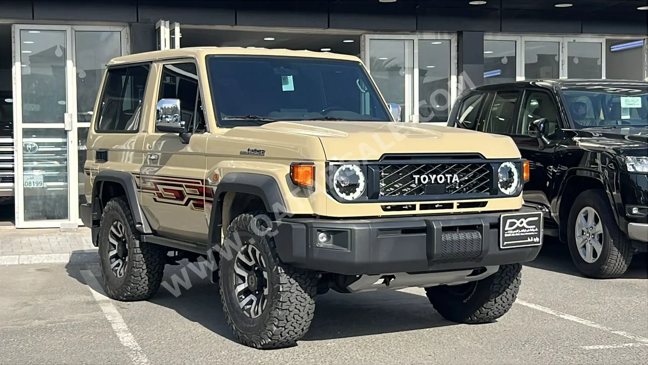 تويوتا  لاند كروزر  ال اكس  2025  اوتوماتيك  6,000 كم  6 سلندر  دفع رباعي  بيكب  بيج  تحت الضمان