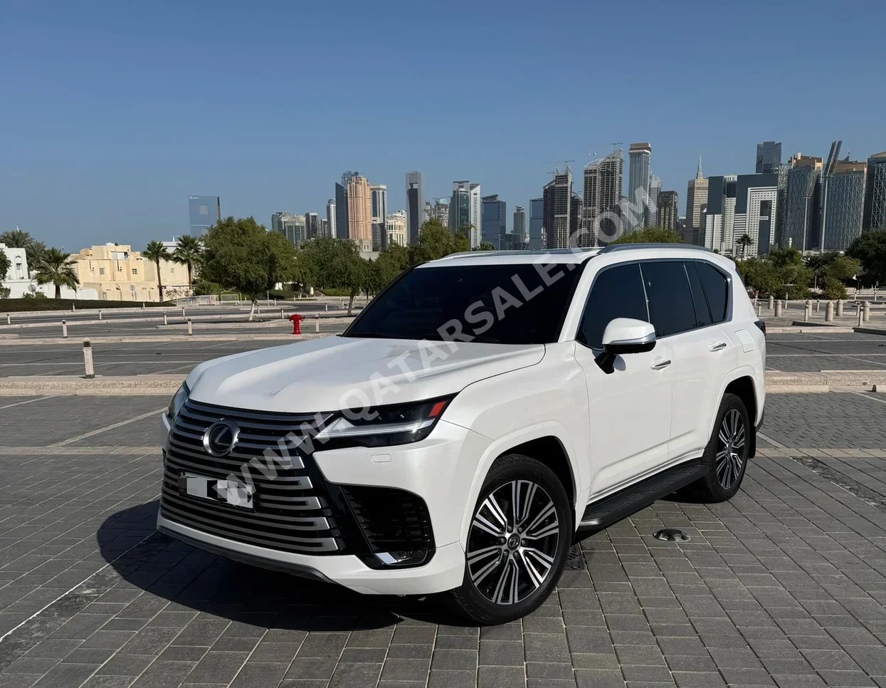 Lexus  LX  600 Luxury  2024  Automatic  38,000 Km  6 Cylinder  Four Wheel Drive (4WD)  SUV  White  With Warranty