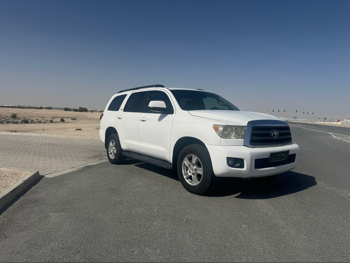 Toyota  Sequoia  SR5  2015  Automatic  397,000 Km  8 Cylinder  Four Wheel Drive (4WD)  SUV  White