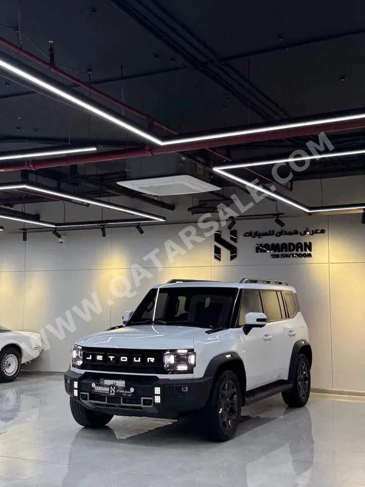 جيتور  تي 2  لكجري بلس  2025  اوتوماتيك  19,000 كم  4 سلندر  دفع رباعي  اس يو في  أبيض  تحت الضمان