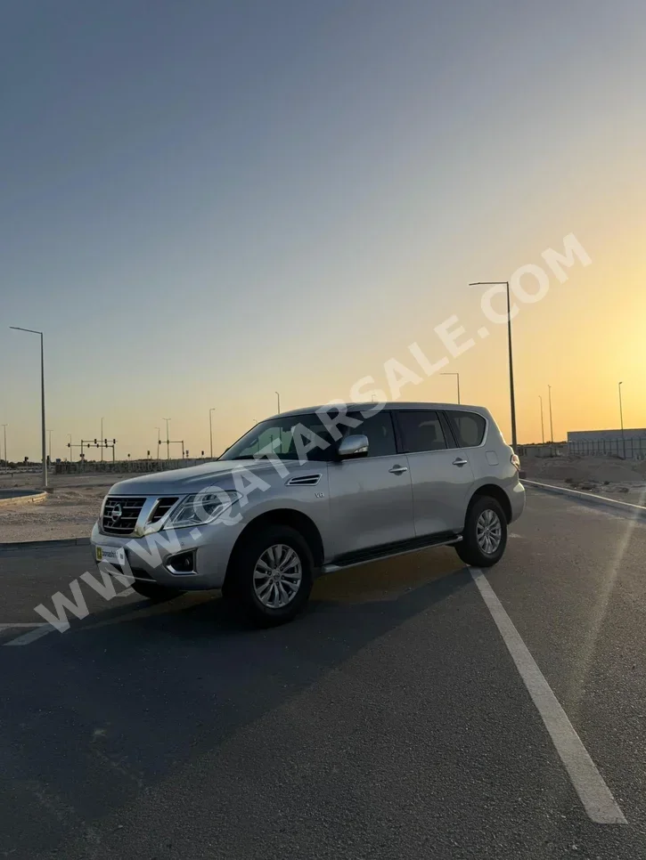 نيسان  باترول  اس اي  2014  اوتوماتيك  207,000 كم  8 سلندر  دفع رباعي  اس يو في  فضي