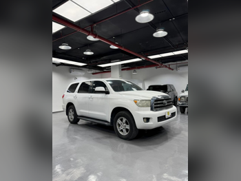 Toyota  Sequoia  2012  Automatic  230,000 Km  8 Cylinder  Four Wheel Drive (4WD)  SUV  White