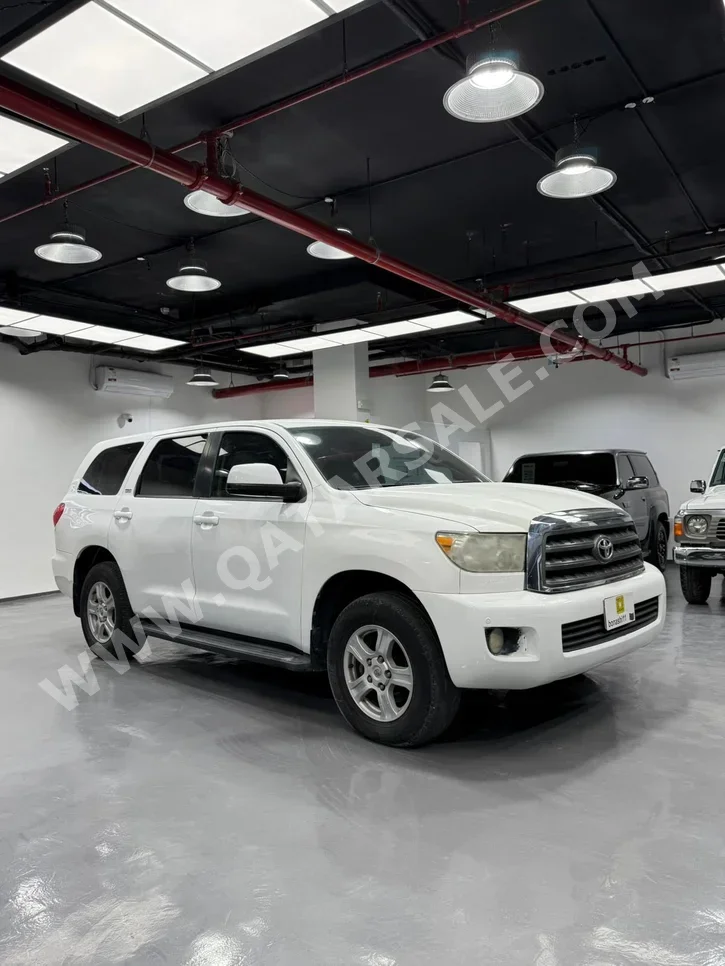 Toyota  Sequoia  2012  Automatic  230,000 Km  8 Cylinder  Four Wheel Drive (4WD)  SUV  White