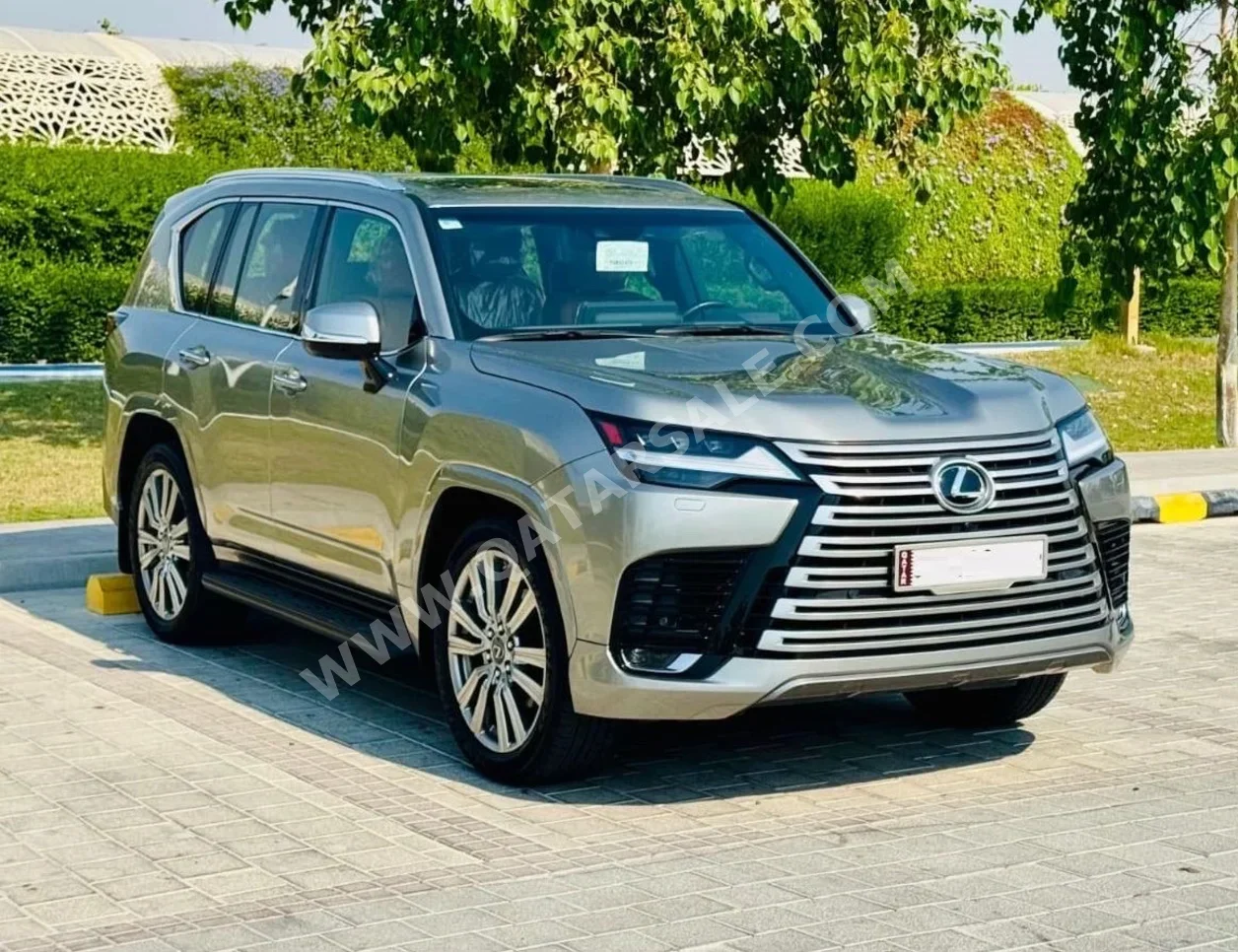 لكزس  ال اكس  600 في اي بي  2023  اوتوماتيك  86,000 كم  6 سلندر  دفع رباعي  اس يو في  سونيك تايتينيم  تحت الضمان