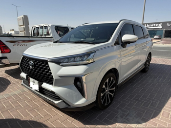 Toyota  Veloz  2023  Automatic  102,000 Km  4 Cylinder  Rear Wheel Drive (RWD)  SUV  White
