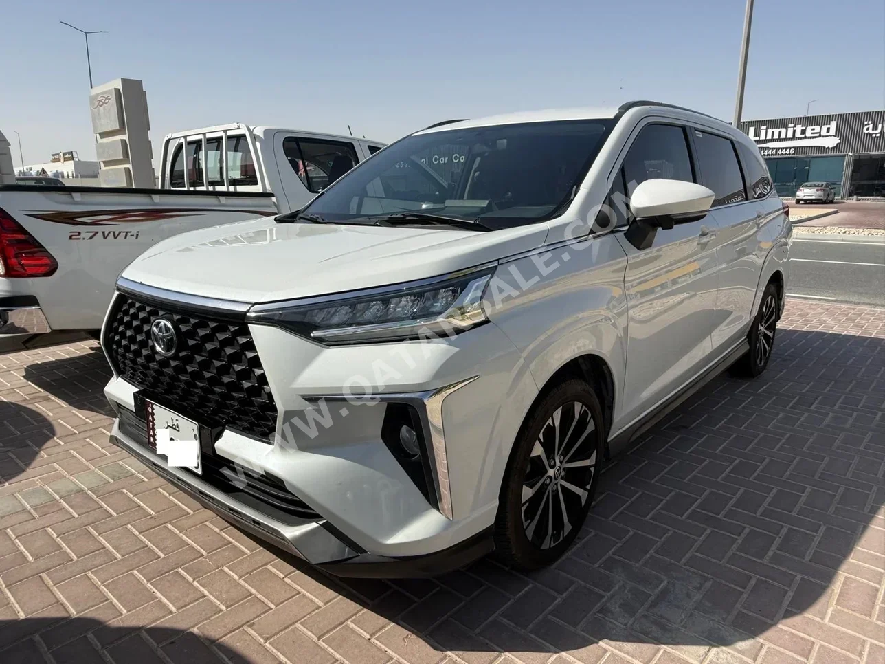 تويوتا  فيلوز  2023  اوتوماتيك  102,000 كم  4 سلندر  دفع خلفي  اس يو في  أبيض