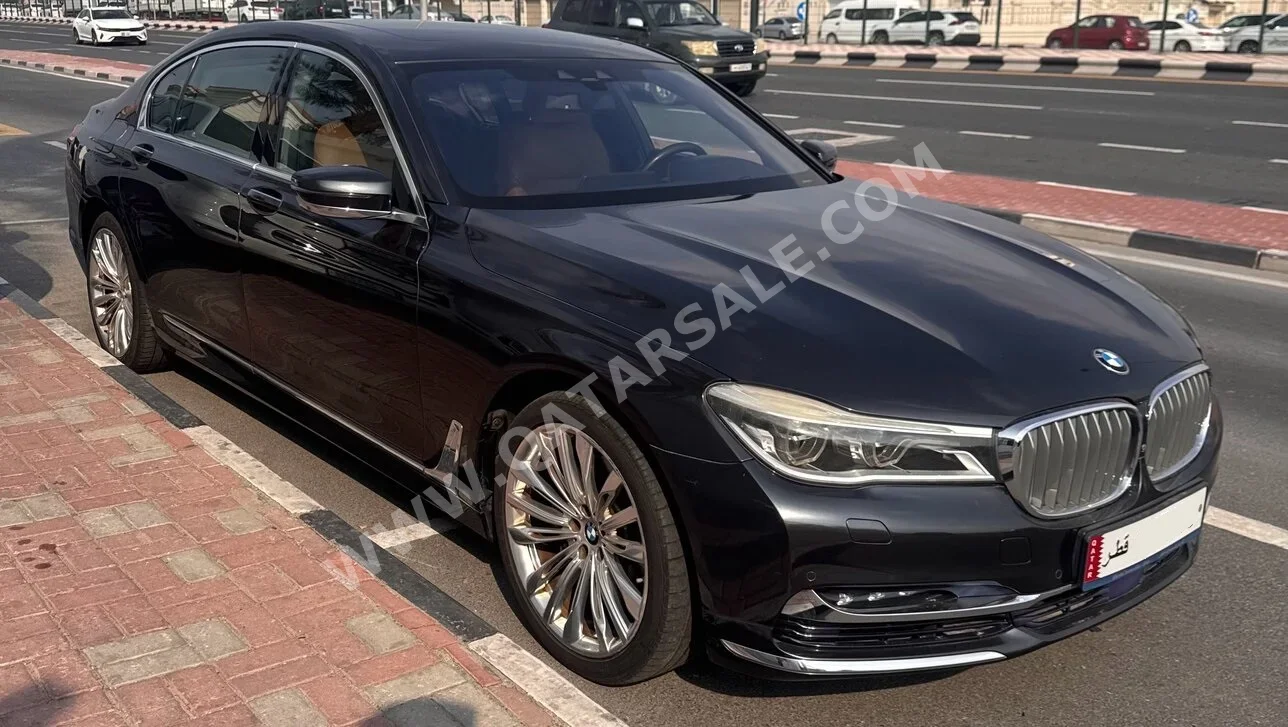 بي ام دبليو  الفئة - السابعة  740 Li  2016  اوتوماتيك  120,000 كم  6 سلندر  دفع خلفي  سيدان  رمادي غامق