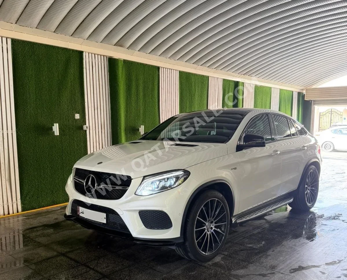مرسيدس - بنز  جي ال اي  43 AMG  2018  اوتوماتيك  91,000 كم  6 سلندر  دفع رباعي  اس يو في  أبيض