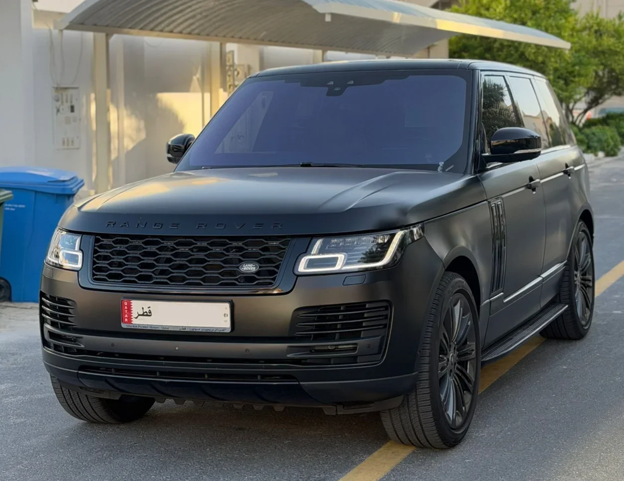 لاند روفر رنج روفر فوج اوتوبايوغرافي 2017 اوتوماتيك 176,000 كم 8 سلندر دفع رباعي اس يو في أسود