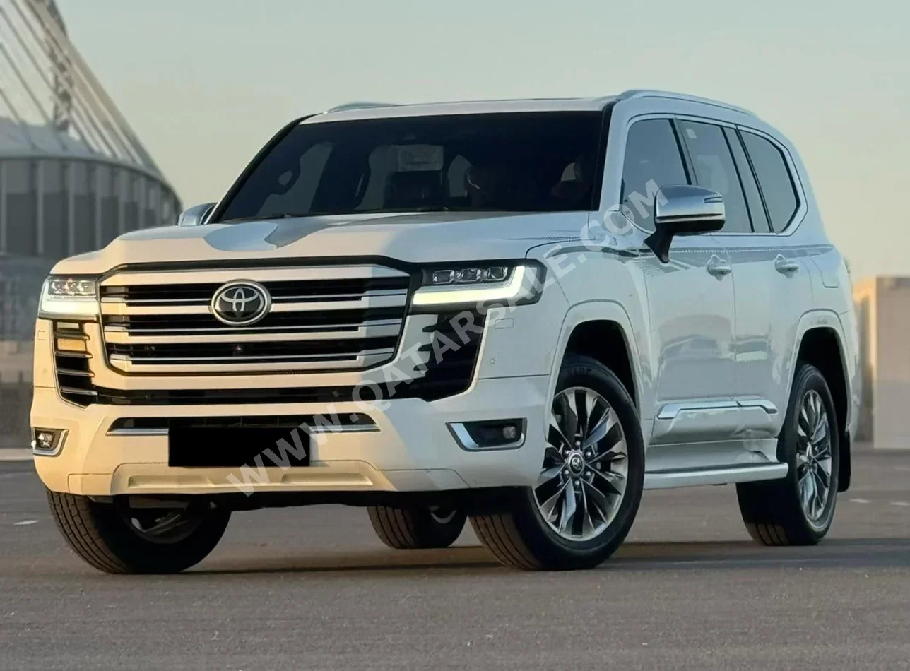 Toyota  Land Cruiser  VXR Twin Turbo  2023  Automatic  50,000 Km  6 Cylinder  Four Wheel Drive (4WD)  SUV  White  With Warranty