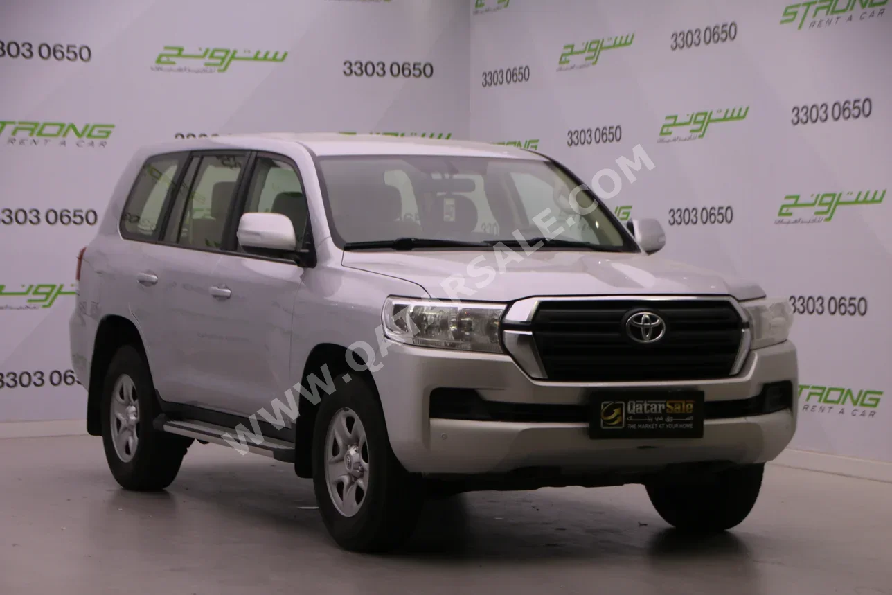 تويوتا  لاند كروزر  جي اكس  2020  اوتوماتيك  226,000 كم  6 سلندر  دفع رباعي  اس يو في  فضي