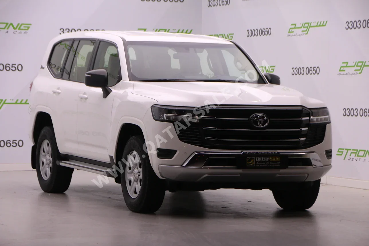تويوتا  لاند كروزر  جي اكس  2022  اوتوماتيك  145,000 كم  6 سلندر  دفع رباعي  اس يو في  أبيض