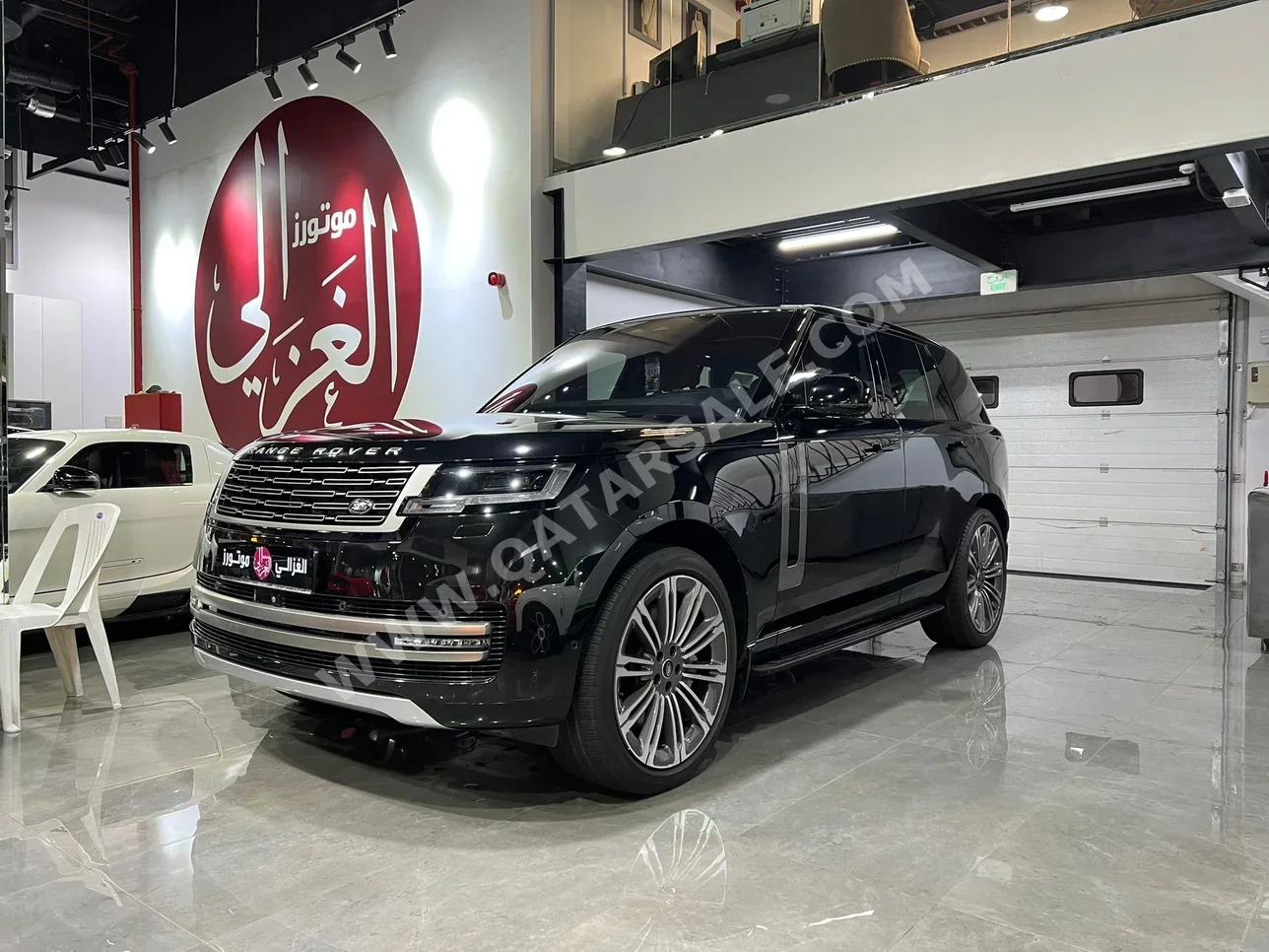 Land Rover  Range Rover  Vogue  2023  Automatic  21,000 Km  8 Cylinder  Four Wheel Drive (4WD)  SUV  Black