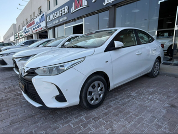 Toyota  Yaris  2022  Automatic  90,000 Km  4 Cylinder  Front Wheel Drive (FWD)  Sedan  White