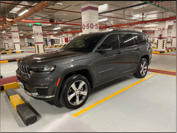 جييب  جراند شيروكي  ليميتد  2021  اوتوماتيك  85,000 كم  6 سلندر  دفع رباعي  اس يو في  رمادي  تحت الضمان