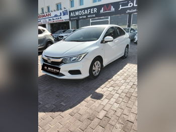 هوندا  سيتي  2020  اوتوماتيك  130,000 كم  4 سلندر  سحب امامي  سيدان  أبيض