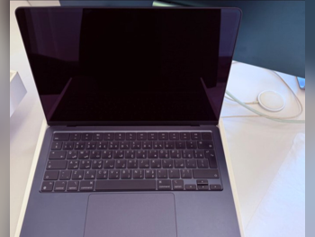 أجهزة الكمبيوتر المحمولة ابل  - ماك بوك اير  2022  - أسود  - نظام التشغيل ماك او اس  - أبل  - ام 2  -الذاكرة (رام): 24 جيجابابت