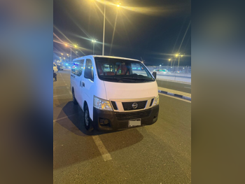 نيسان  أم في 350  2015  اوتوماتيك  700,000 كم  4 سلندر  سحب امامي  فان \ باص  أبيض