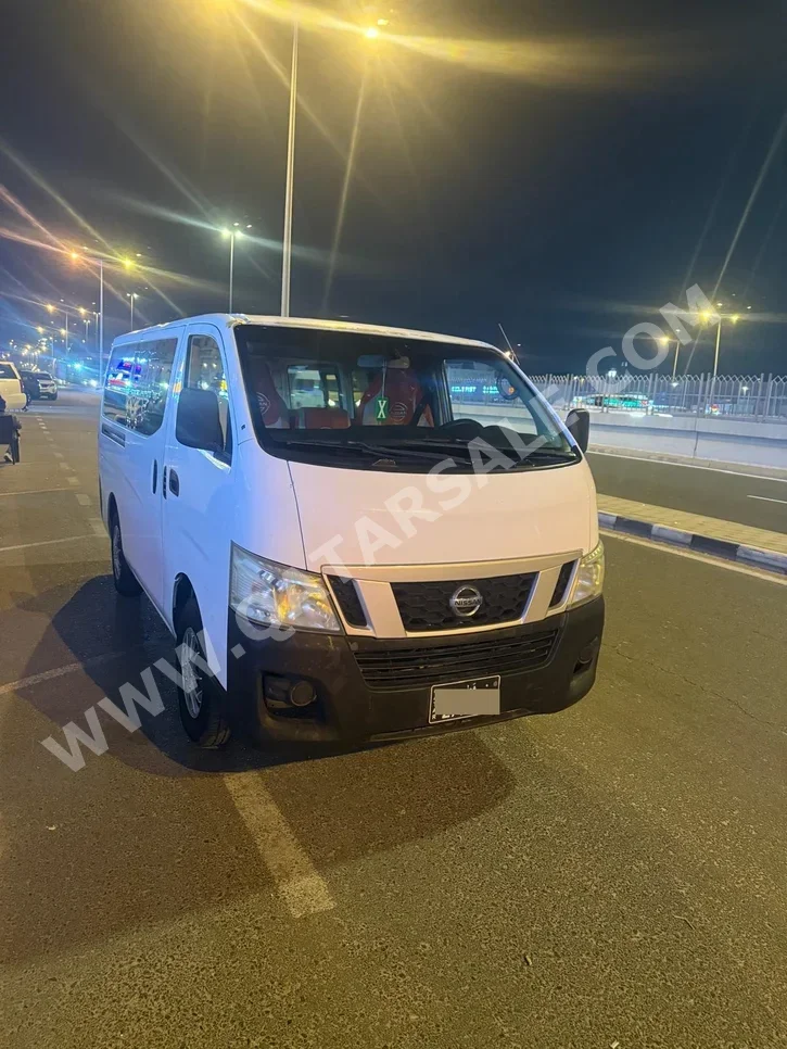 Nissan MV 350 2015 Automatic 700,000 Km 4 Cylinder Front Wheel Drive (FWD) Van / Bus White