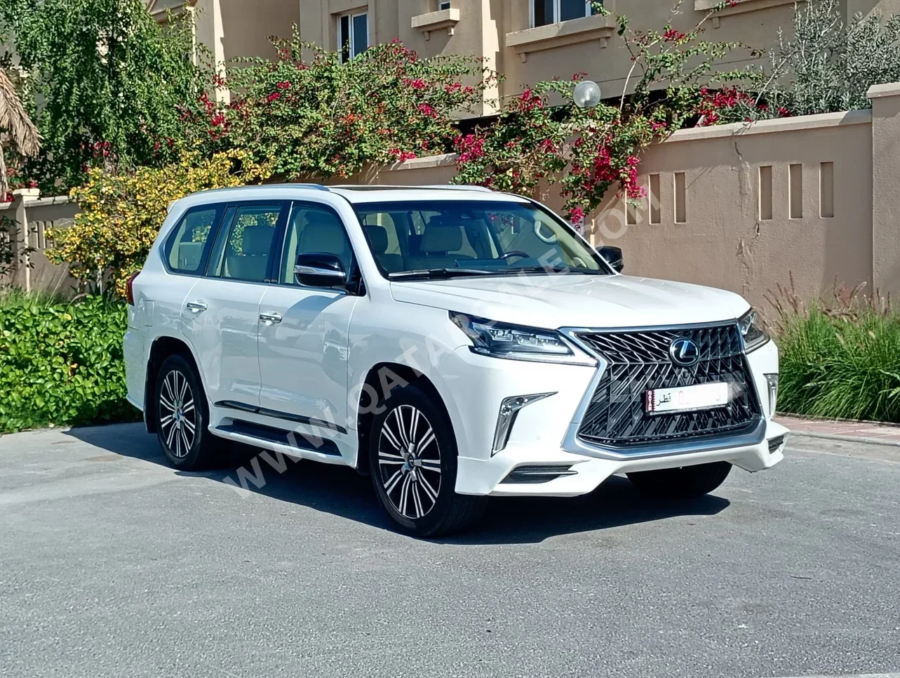 Lexus LX 570 S 2016 Automatic 260,000 Km 8 Cylinder Four Wheel Drive (4WD) SUV White