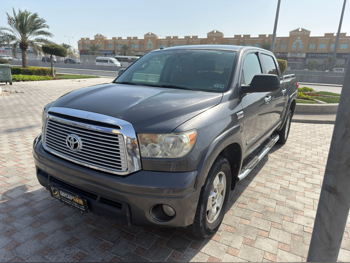 Toyota  Tundra  Limited  2012  Automatic  220,000 Km  8 Cylinder  Four Wheel Drive (4WD)  SUV  Gray
