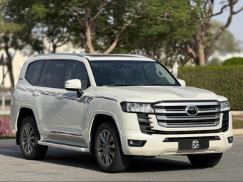 تويوتا  لاند كروزر  جي اكس ار توين توربو  2022  اوتوماتيك  47,000 كم  6 سلندر  دفع رباعي  اس يو في  أبيض