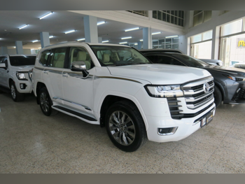 تويوتا  لاند كروزر  في اكس توين توربو  2023  اوتوماتيك  189,000 كم  6 سلندر  دفع رباعي  اس يو في  أبيض